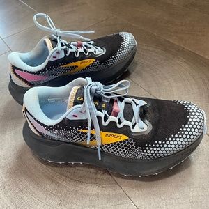 Brooks Running Women's Caldera 6 Trail Running Shoe EUC